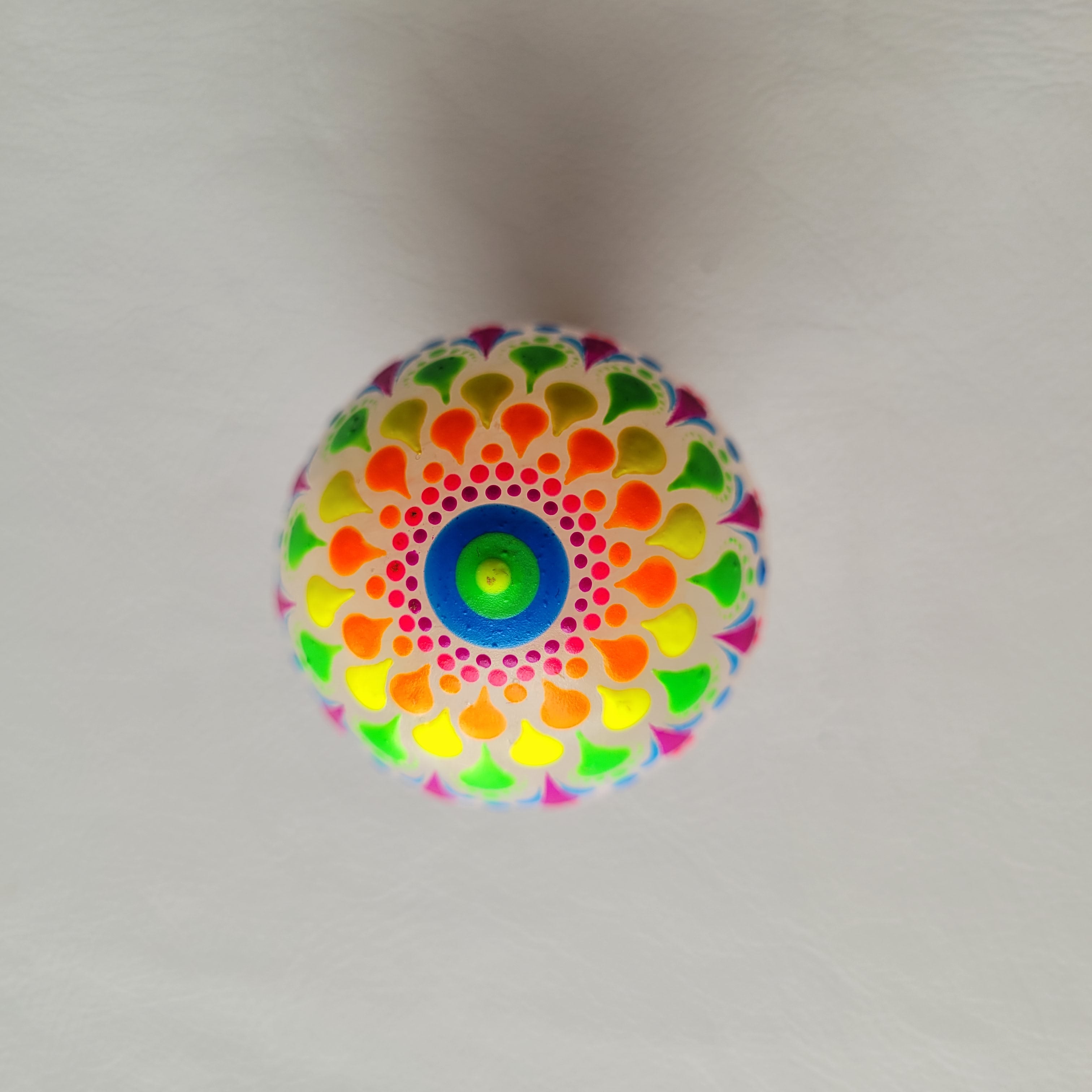 Mangano Calcite - UV Large Mandala