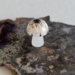 Cargar imagen en el visor de la galería, Mini Carved Mushroom - Milky Quartz

