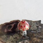 Charger l&#39;image dans la galerie, Mini Carved Mushroom - Kiwi Jasper
