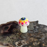 Cargar imagen en el visor de la galería, Mini Carved Mushroom - Glow-In-The-Dark (UV)
