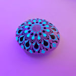 Cargar imagen en el visor de la galería, Rose Quartz UV Mandala Palm Stone
