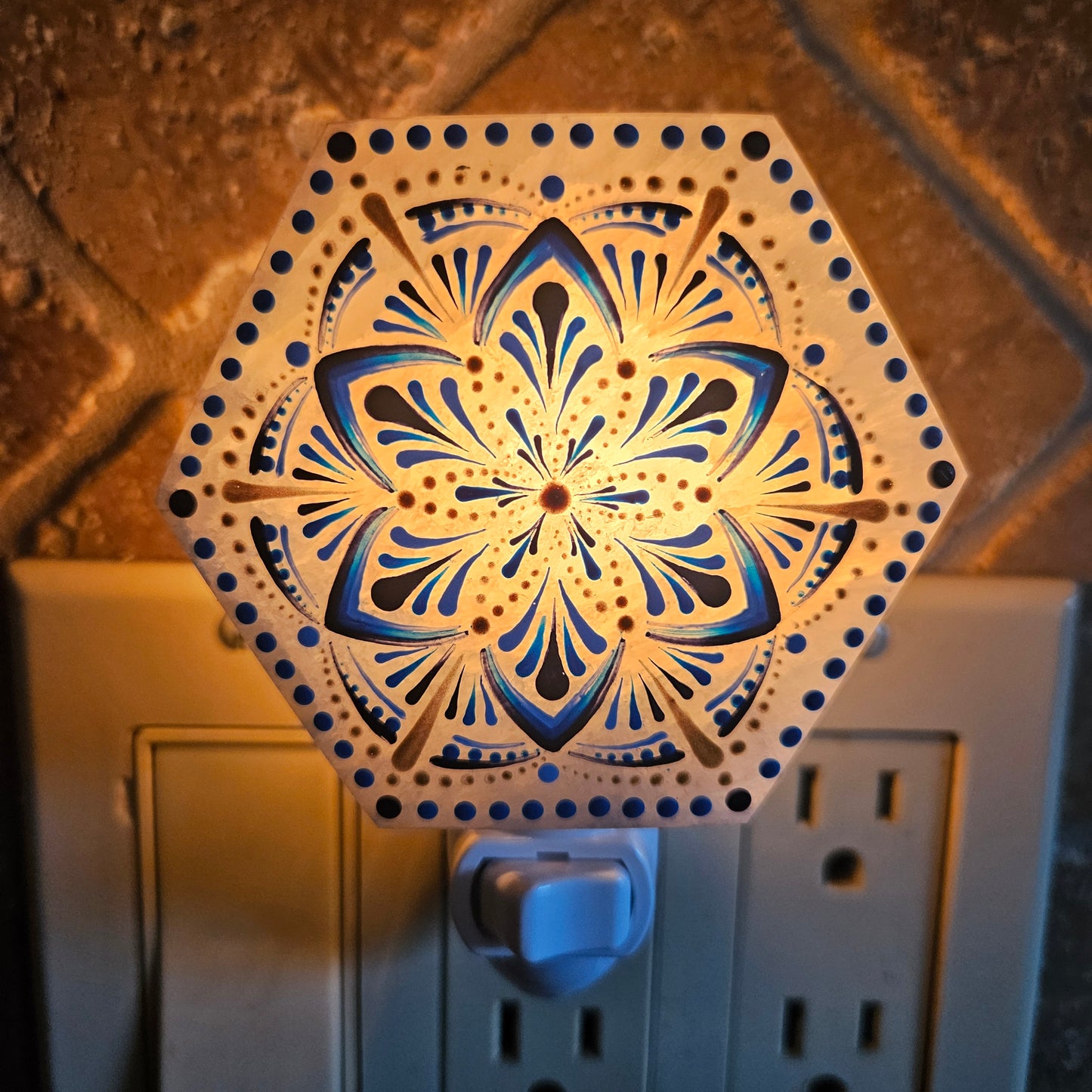 Selenite nightlight - Blue UV Hexagon