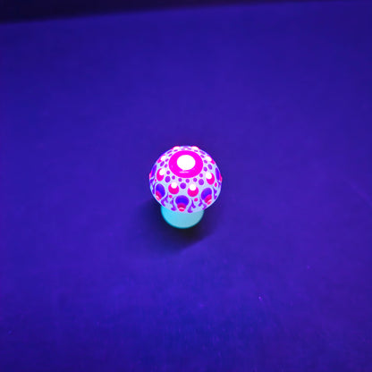 Mini Carved Mushroom - UV Glow