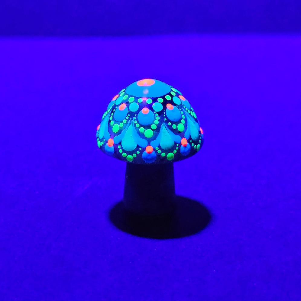 Mini Carved Mushroom - UV Larvikite