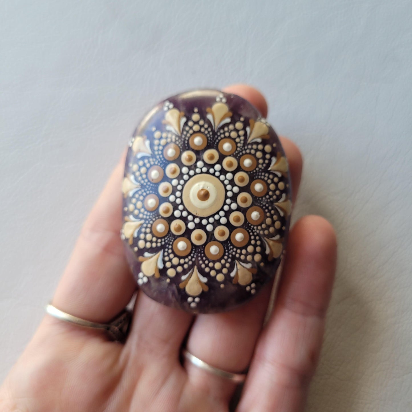 Lepidolote Mandala palm stone - Bdotartsy