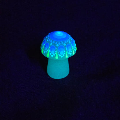 Mini Carved Mushroom - UV/Glow