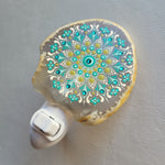 Load image into Gallery viewer, Agate nightlight - Teal &amp; Chartreuse
