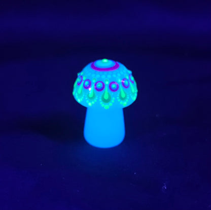 Mini Carved Mushroom - UV/Glow