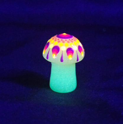 Mini Carved Mushroom - UV/Glow
