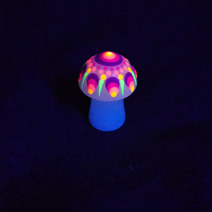 Mini Carved Mushroom - UV/Glow