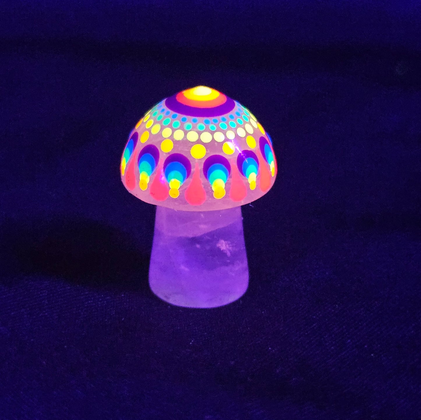 Mini Carved Mushroom - UV/Glow