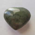 Cargar imagen en el visor de la galería, Jade - Meditation Heart Stone
