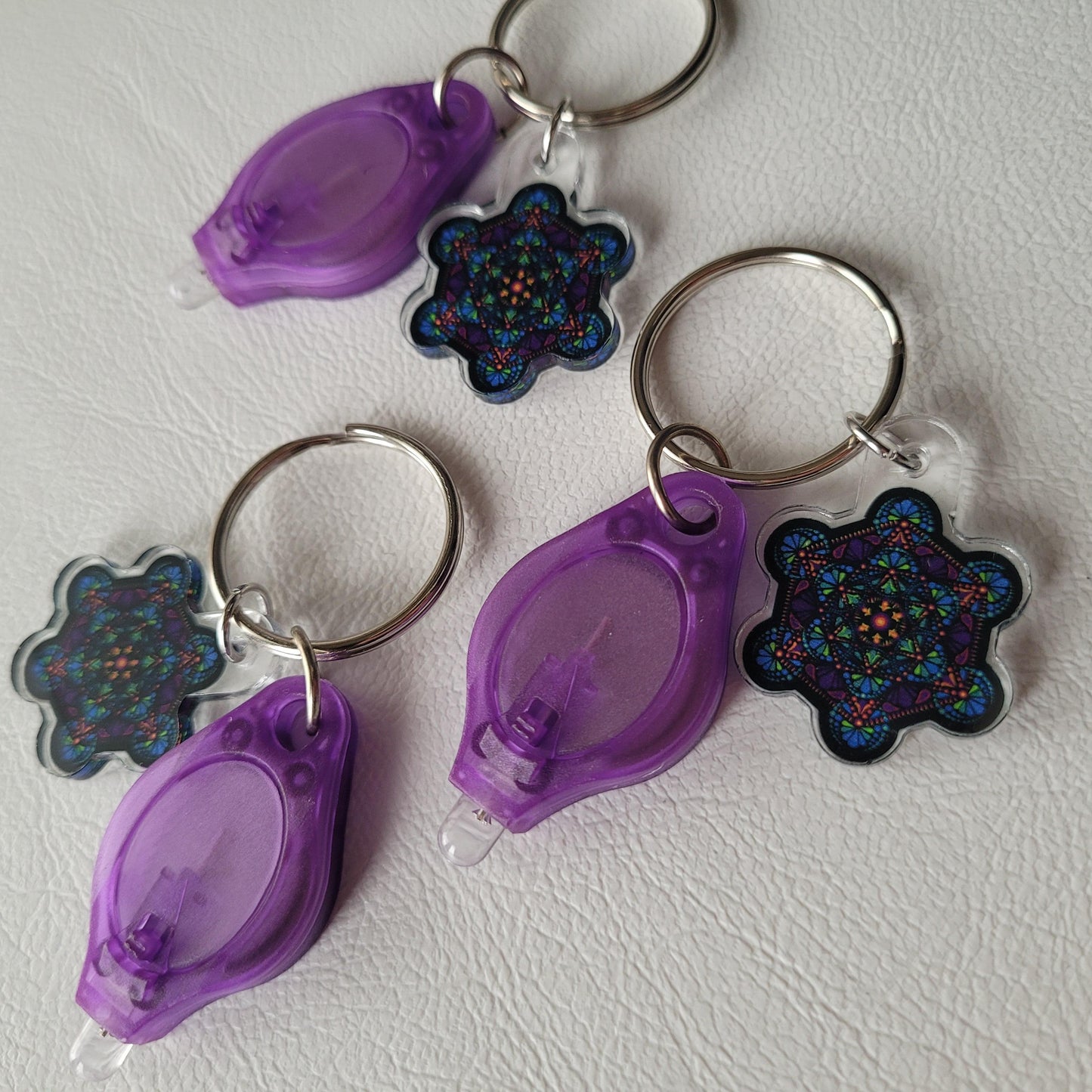 Metatron's Cube Blacklight Keychain - Bdotartsy