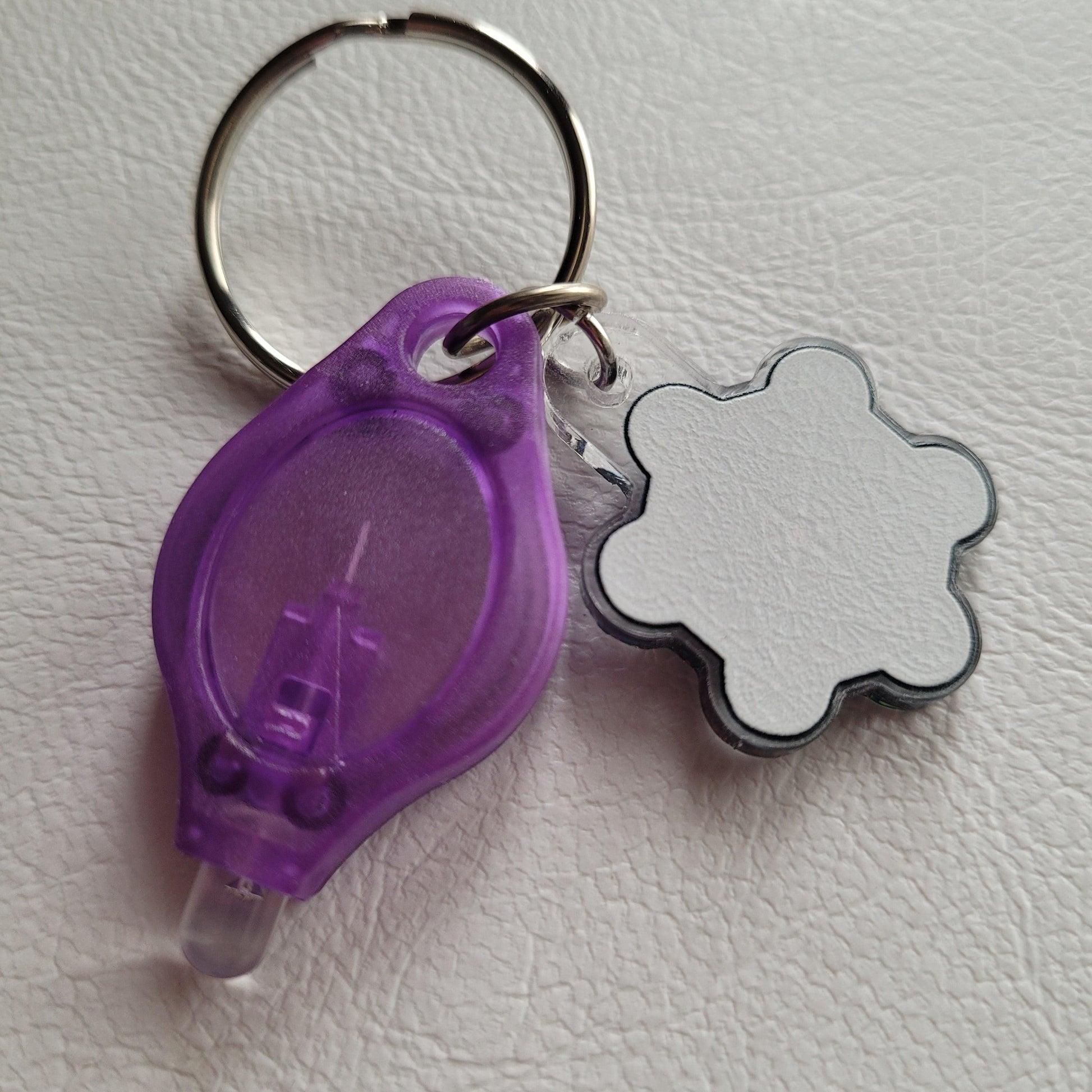 Metatron's Cube Blacklight Keychain - Bdotartsy